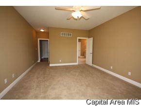 2440 Wimbledon Place Springfield, IL 62704 - Photo 8 of 12 Gallery Image 8