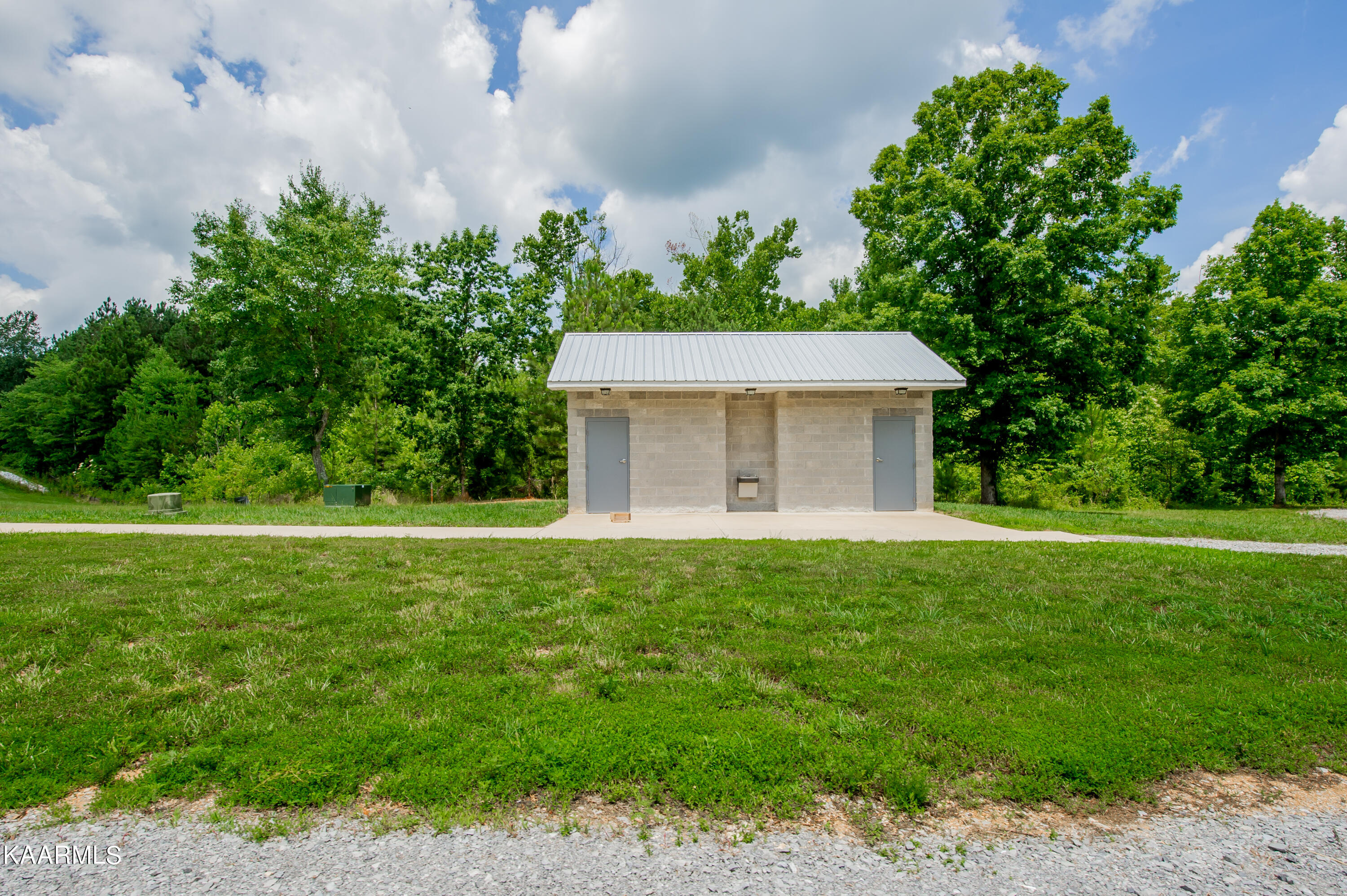 4535 Huffine Road Loudon, TN 37774 - Photo 9 of 13 Bathrooms