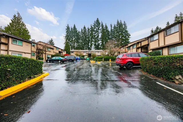 $205,000 | 4705 176th Street Southwest, Unit B1, Lynnwood, WA 98037