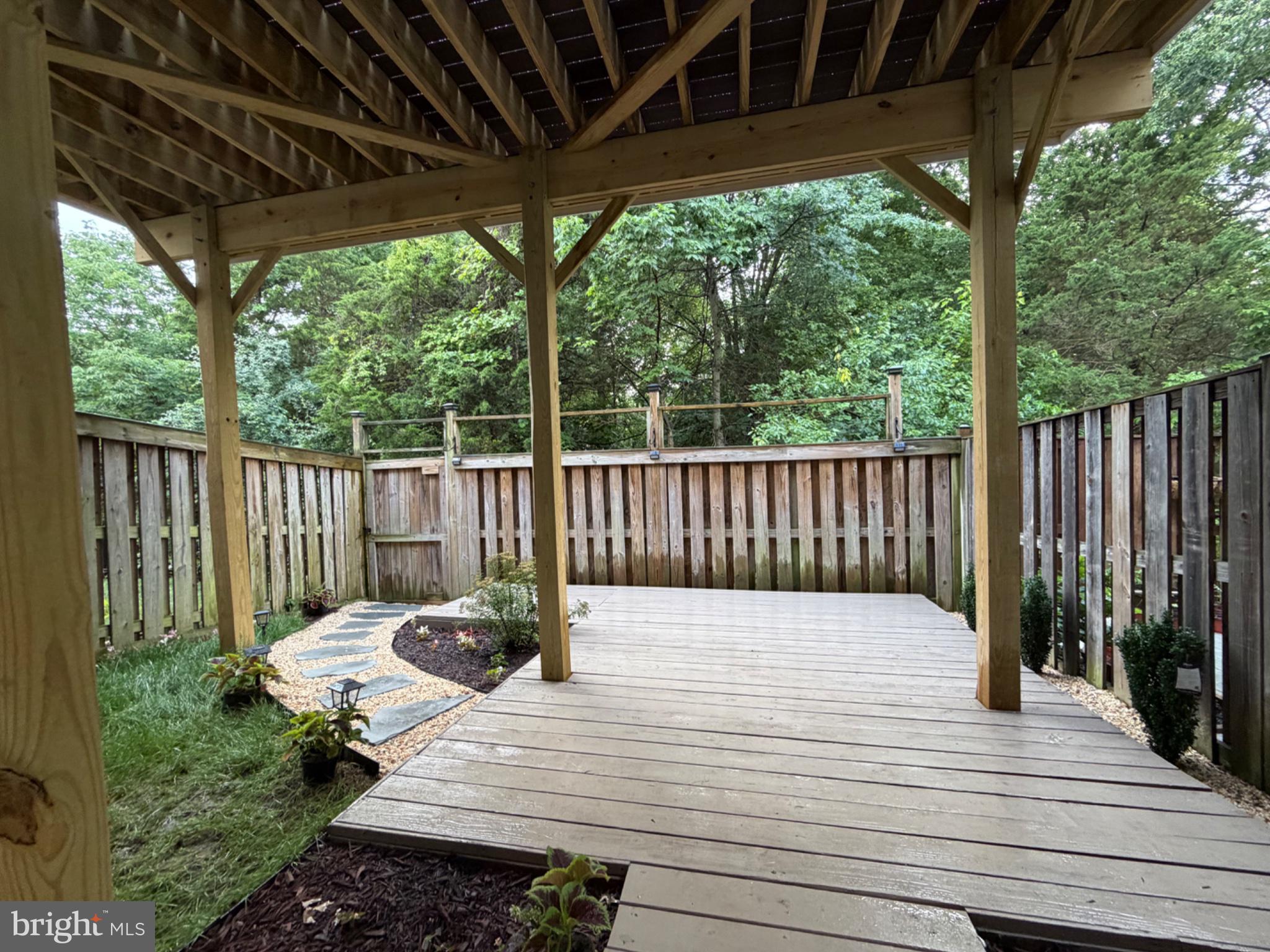25333 Wakestone Terrace Chantilly, VA 20152 - Photo 62 of 109 Serene outdoor retreat awaits you.