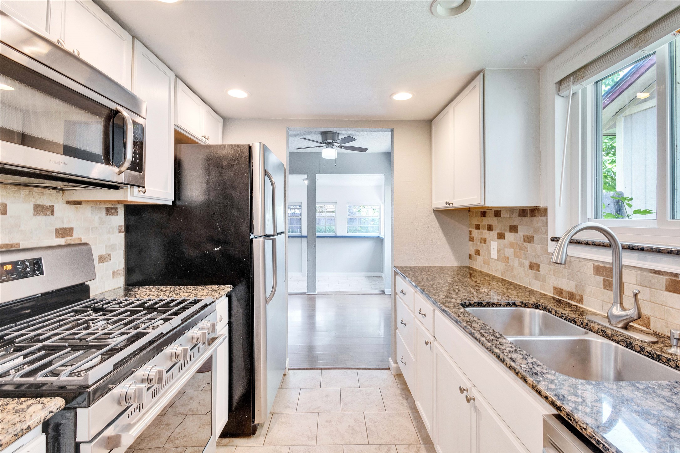 1007 Echo Lane Austin, TX 78745 - Photo 8 of 30