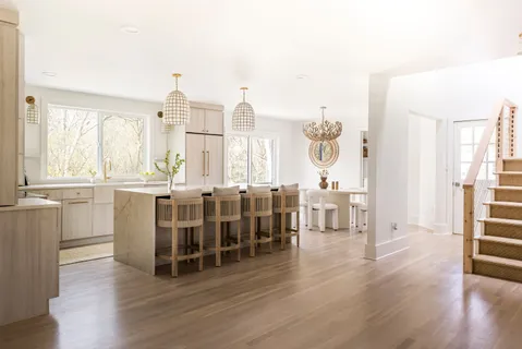 $3,395,000 | 25 White Oak Lane, Southampton, NY 11968
