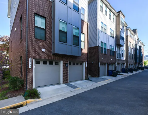 $4,500 | 5692 Stephanie Tessa Way, Unit 50, Alexandria, VA 22303