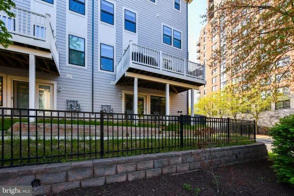 $4,500 | 5692 Stephanie Tessa Way, Unit 50, Alexandria, VA 22303