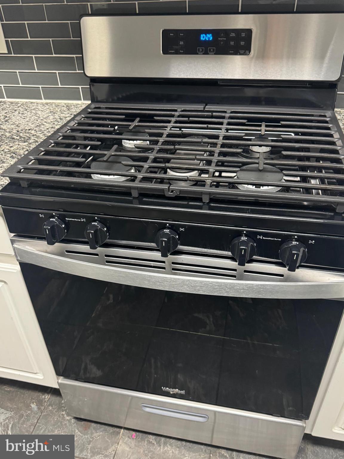 3850 Koval Lane Woodbridge, VA 22192 - Photo 13 of 61 a close view of stove