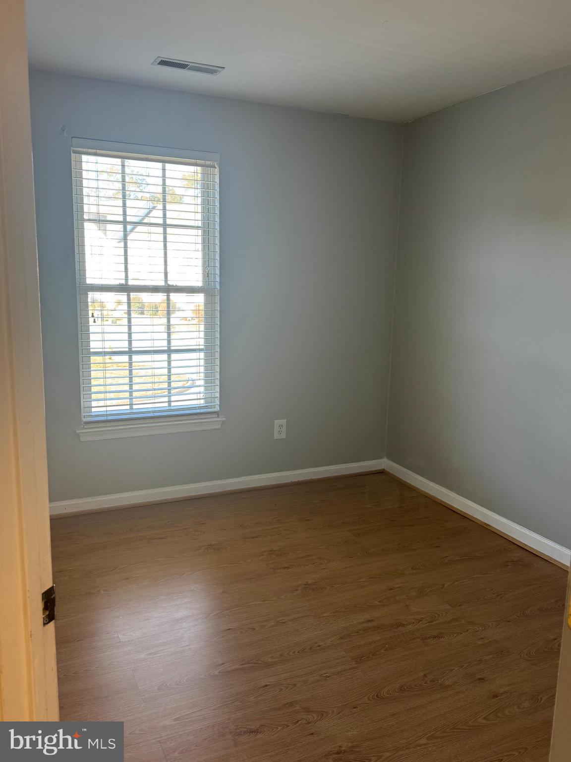 3850 Koval Lane Woodbridge, VA 22192 - Photo 33 of 61 an empty room with a window