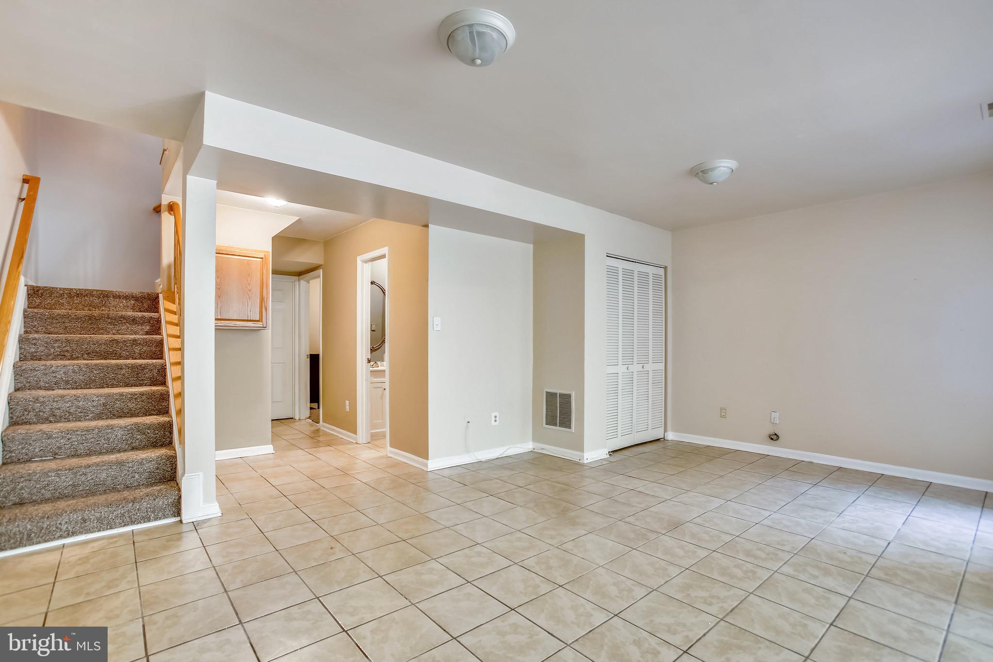 3850 Koval Lane Woodbridge, VA 22192 - Photo 38 of 61 a view of an empty room