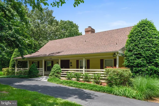 $2,800 | 3850 Koval Lane, Woodbridge, VA 22192