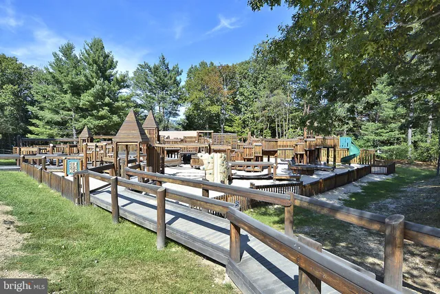 $2,800 | 3850 Koval Lane, Woodbridge, VA 22192