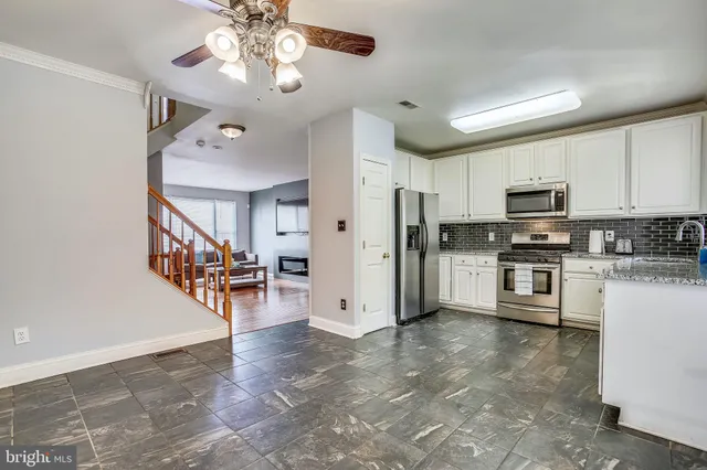 $2,800 | 3850 Koval Lane, Woodbridge, VA 22192