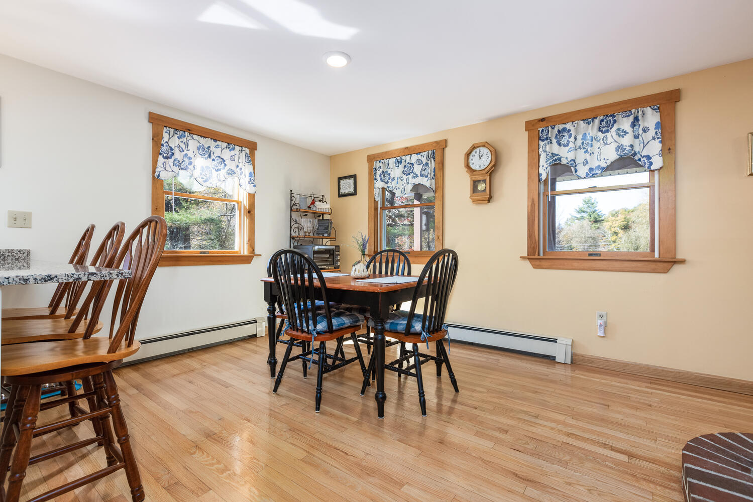 381 Hallowell Road Pownal, ME 04069 - Photo 6 of 41 381 Hallowell Rd Pownal ME-large-006-046