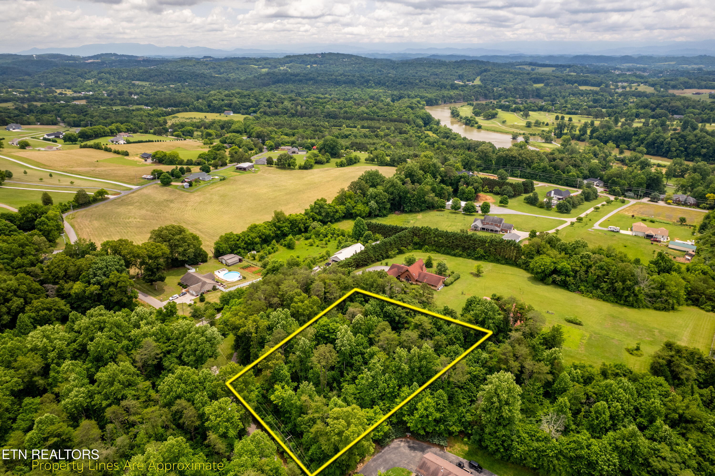2353 Dave Smith Road Kodak, TN 37764 - Photo 2 of 15 2353DaveSmithRd-19