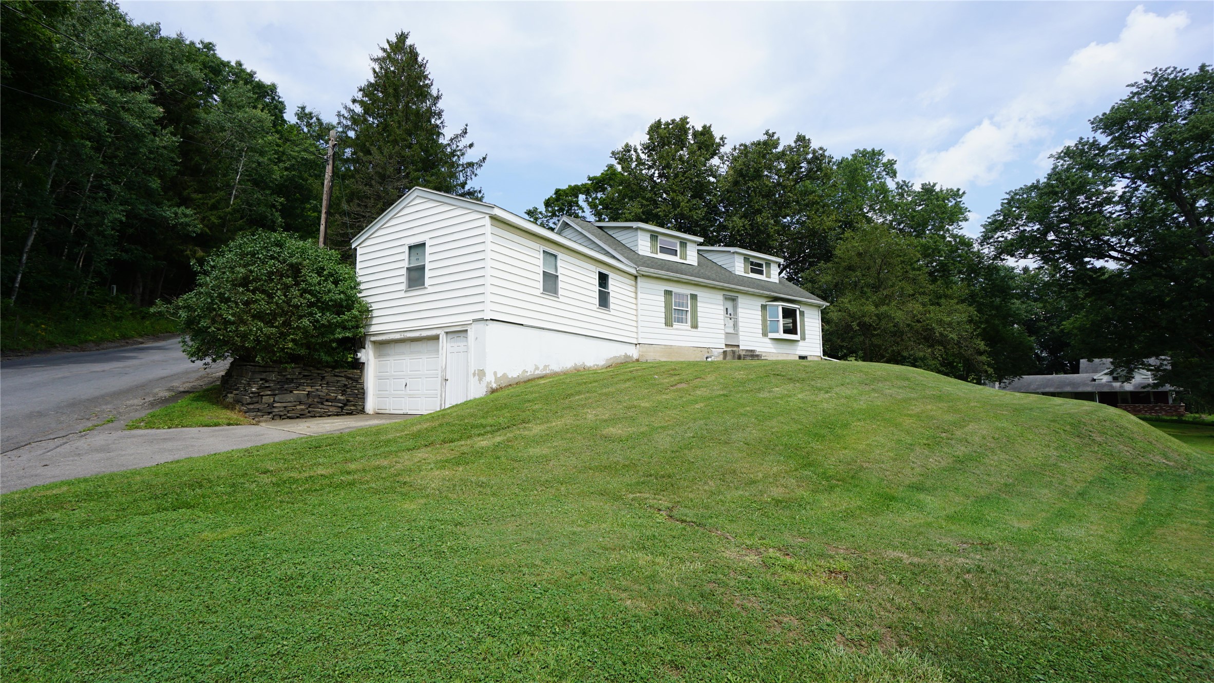 6 Squirrel Hill Road Chenango Forks, NY 13746 - Photo 3 of 45 Gallery Image 3