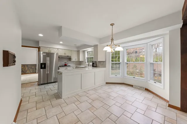 $640,000 | 1150 Nottingham Lane, Elgin, IL 60120