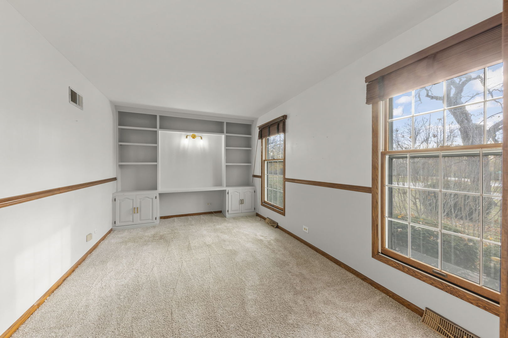 1150 Nottingham Lane Elgin, IL 60120 - Photo 14 of 33 a view of an empty room with a window