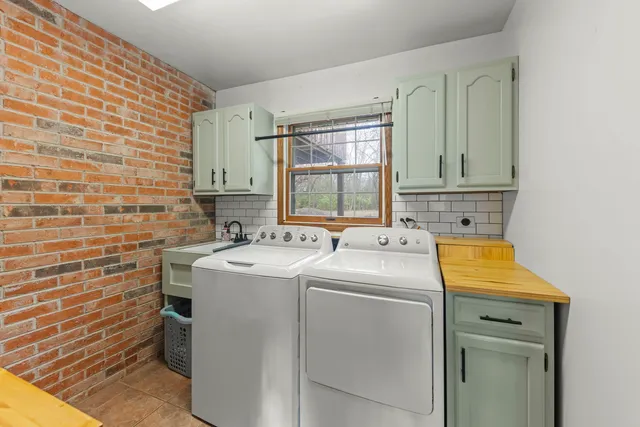 $640,000 | 1150 Nottingham Lane, Elgin, IL 60120