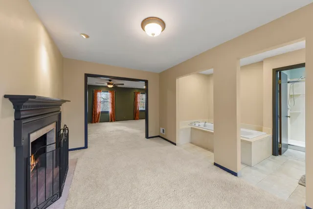 $640,000 | 1150 Nottingham Lane, Elgin, IL 60120