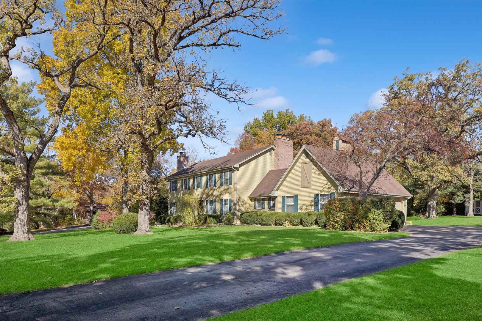 1150 Nottingham Lane Elgin, IL 60120 - Photo 5 of 33 a view of house with backyard and trees