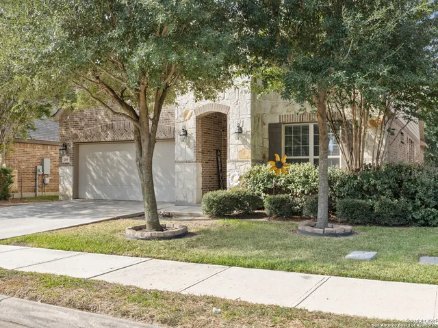 $395,999 | 209 Fernwood Drive, Schertz, TX 78108