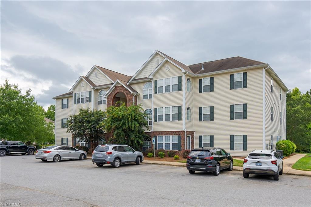 125 James Road, Unit 2B High Point, NC 27265 - Photo 6 of 41 Front of the House