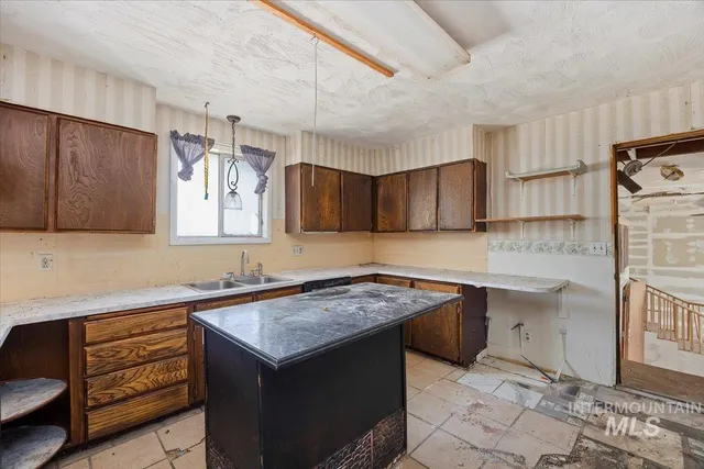 $229,000 | 63 South 600 West, Burley, ID 83318