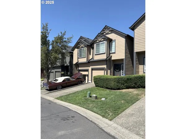 $305,000 | 5856 Southeast Woodland Drive, Gresham, OR 97080