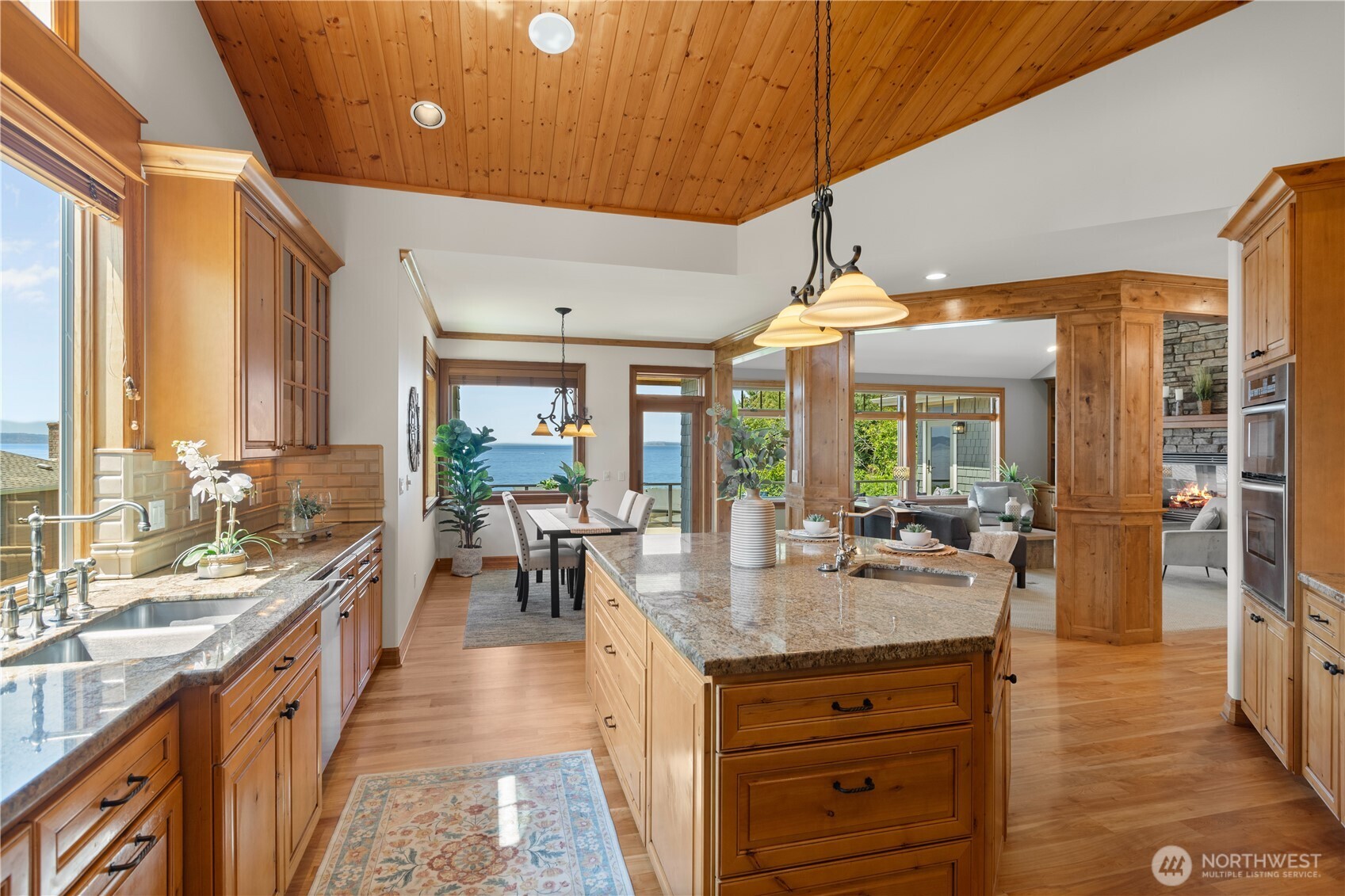 18608 Sound View Place Edmonds, WA 98020 - Photo 13 of 40