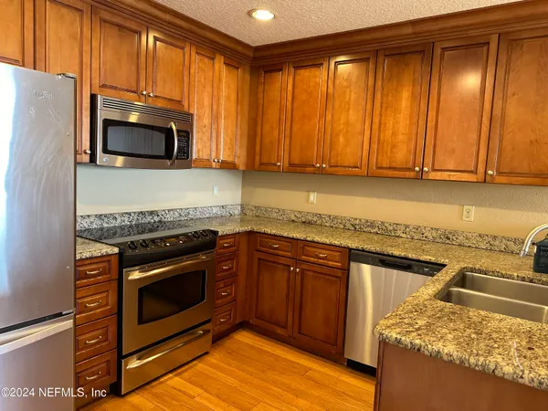 $2,400 | 1478 Riverplace Boulevard, Unit 1807, Jacksonville, FL 32207