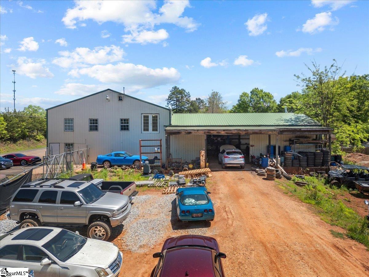 401 West Gap Creek Road Greer, SC 29651 - Photo 4 of 33