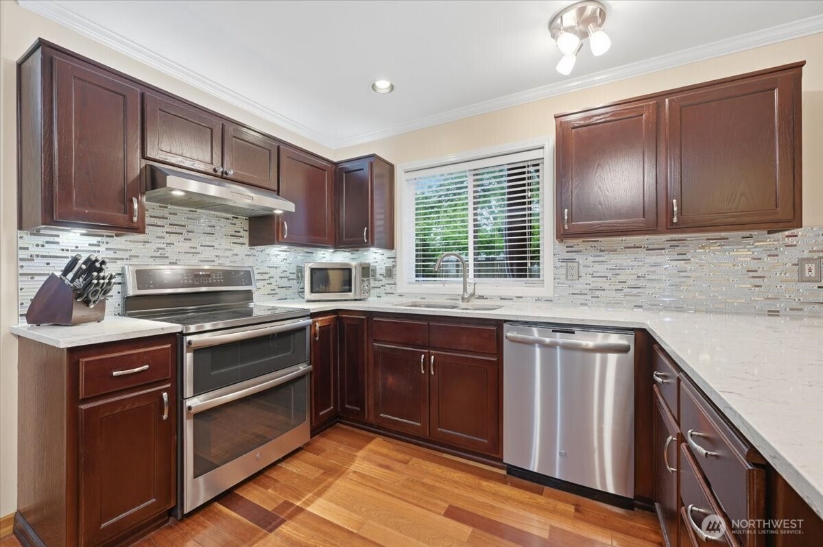 910 135th Street Southwest Everett, WA 98204 - Photo 10 of 33