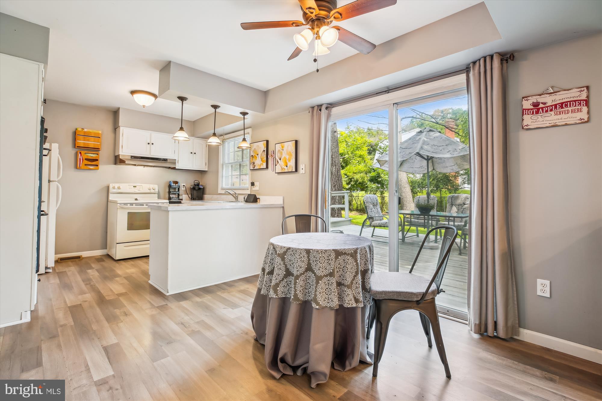 3109 Birchtree Lane Silver Spring, MD 20906 - Photo 15 of 100 Breakfast Area