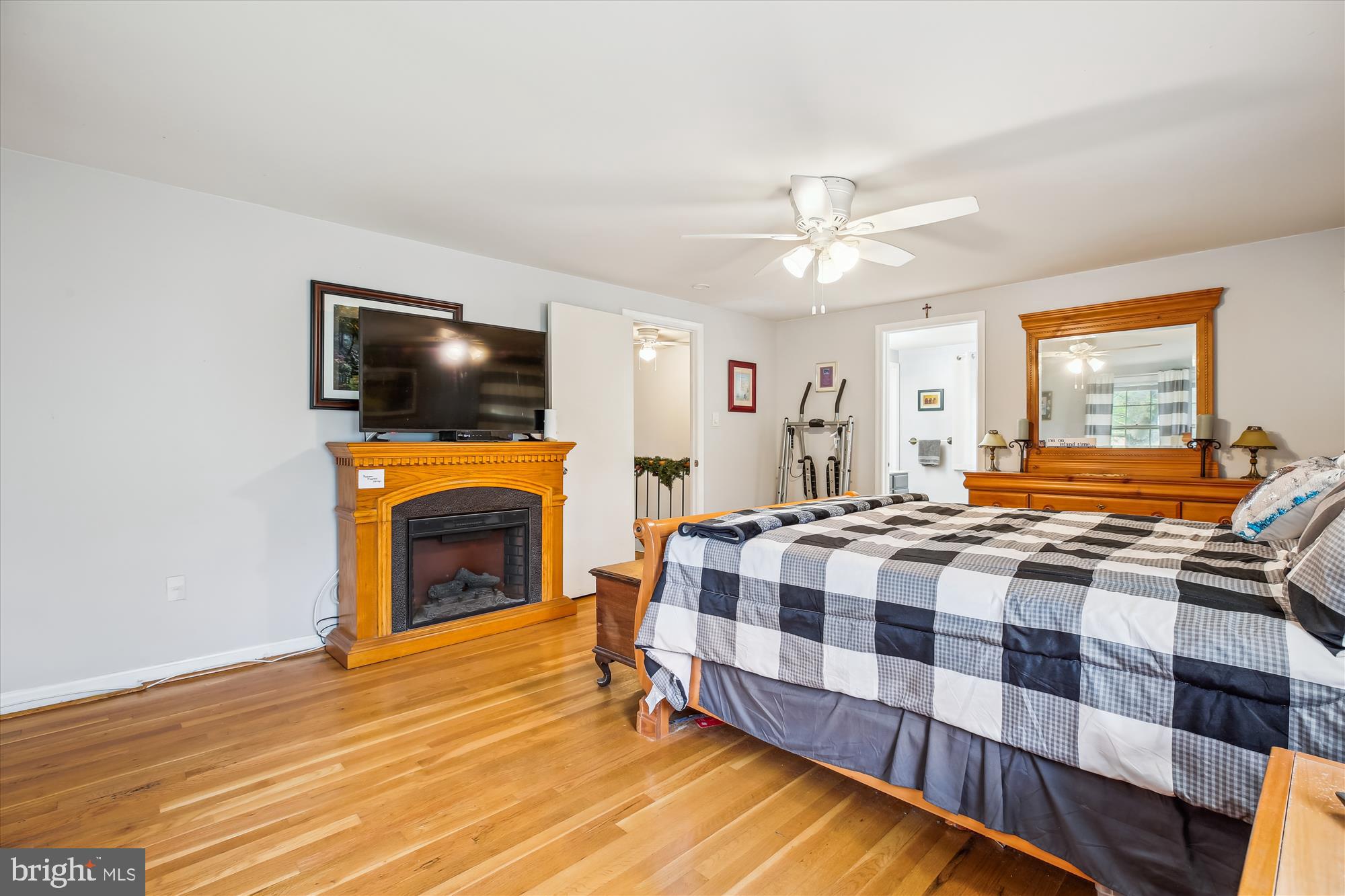 3109 Birchtree Lane Silver Spring, MD 20906 - Photo 32 of 100 Primary Bedroom
