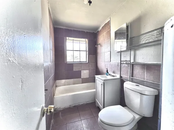 $880 | 1825 West Little York Road, Unit MANY, Houston, TX 77091