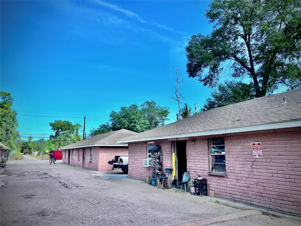 $880 | 1825 West Little York Road, Unit MANY, Houston, TX 77091