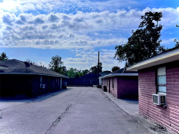 $880 | 1825 West Little York Road, Unit MANY, Houston, TX 77091