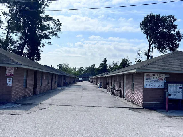 $880 | 1825 West Little York Road, Unit MANY, Houston, TX 77091