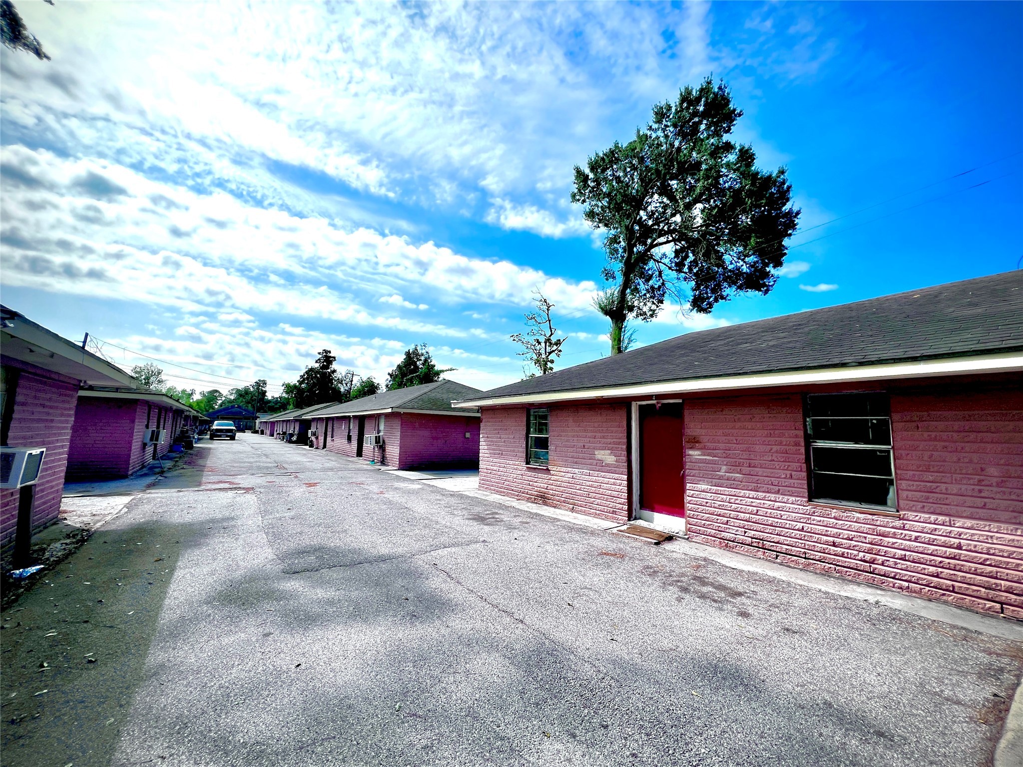 1825 West Little York Road, Unit MANY Houston, TX 77091 - Photo 7 of 36