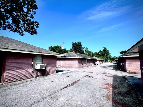 $880 | 1825 West Little York Road, Unit MANY, Houston, TX 77091