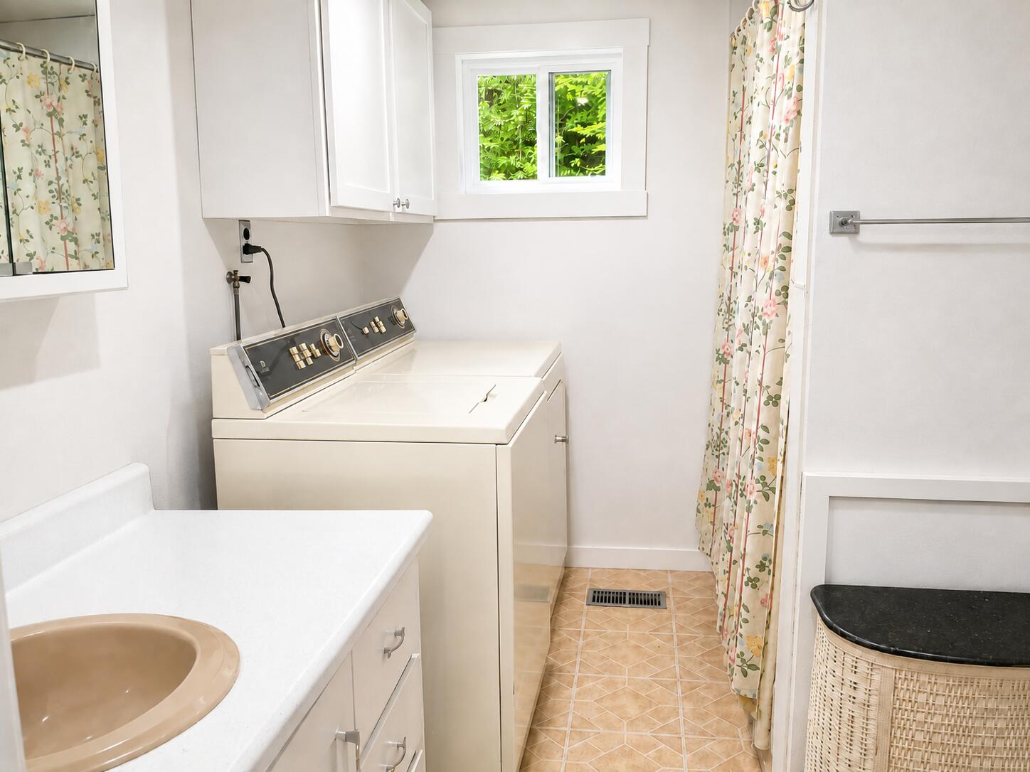 7 Overlook Drive Berwick, ME 03901 - Photo 8 of 27 laundry