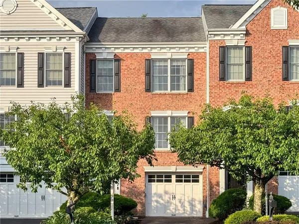 $289,900 | 957 Montclair Drive, Coraopolis, PA 15108