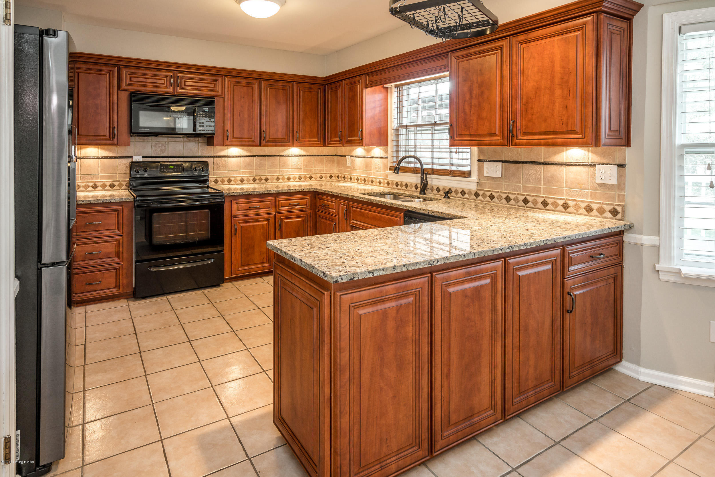 4900 Crofton Road Louisville, KY 40207 - Photo 3 of 77 4900 Crofton Rd-30