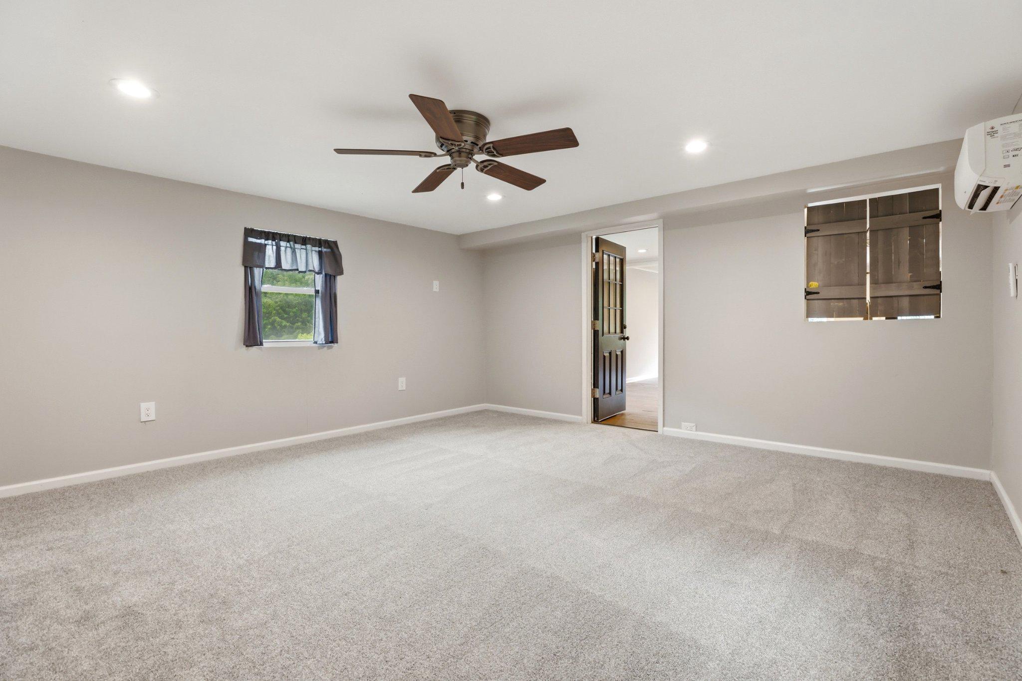941 Pat Lane Huntingtown, MD 20639 - Photo 10 of 30 Main level living area