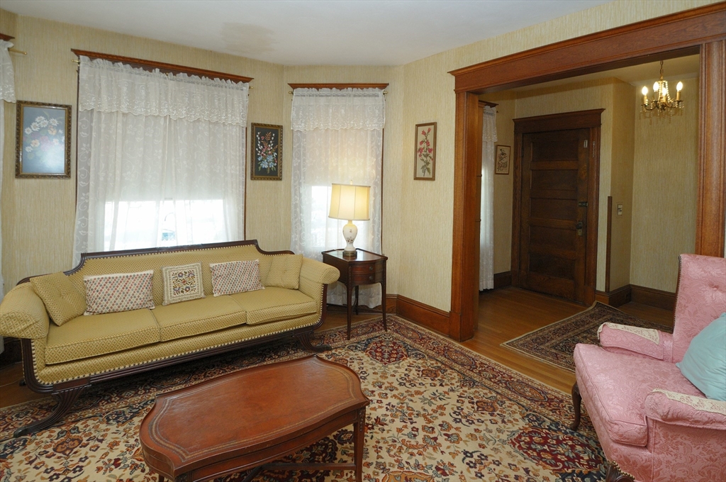 17 Beaumont Terrace Springfield, MA 01108 - Photo 3 of 40 Gallery Image 3