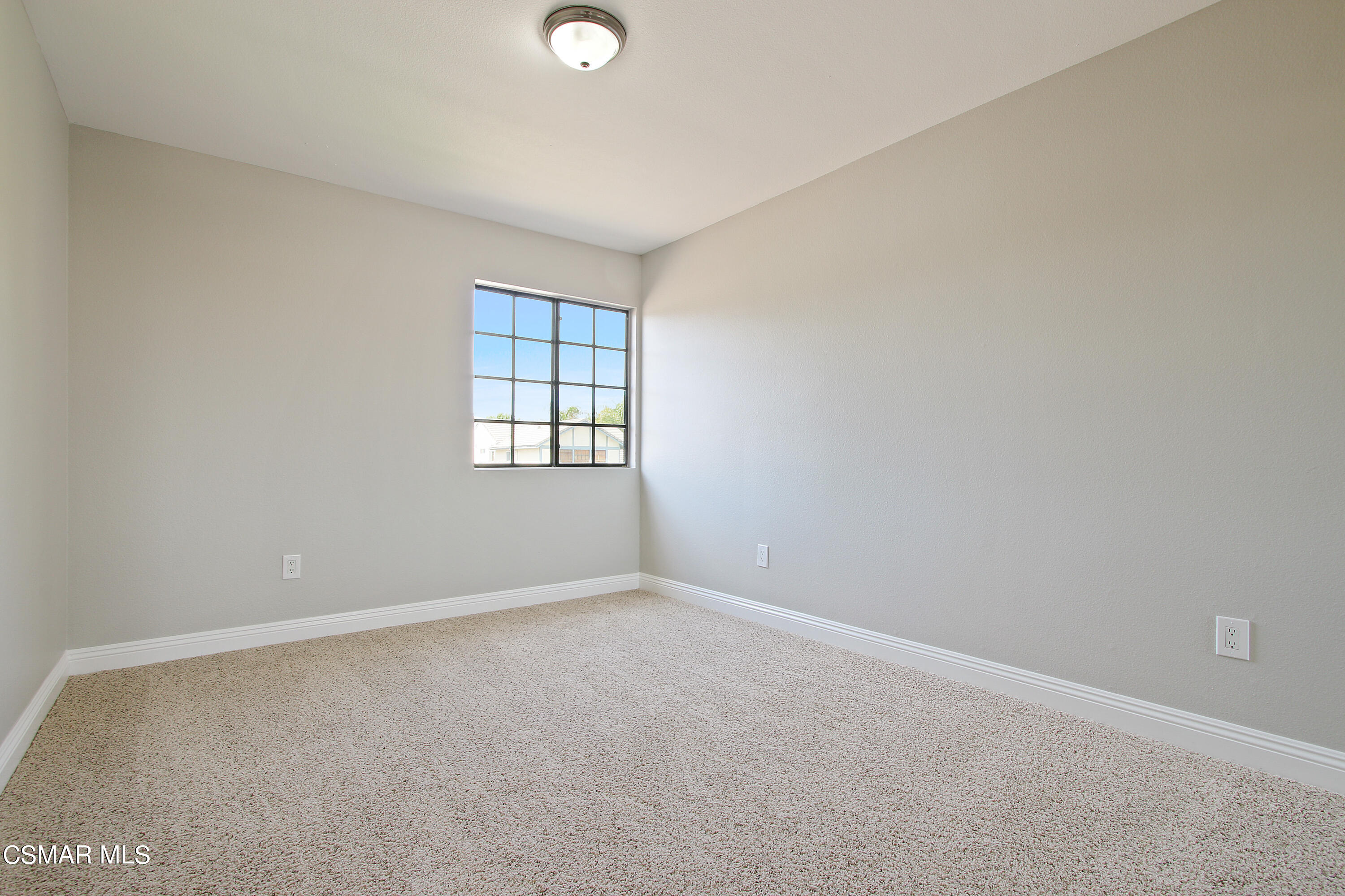 2624 Lemon Drive Simi Valley, CA 93063 - Photo 15 of 22 an empty room with windows