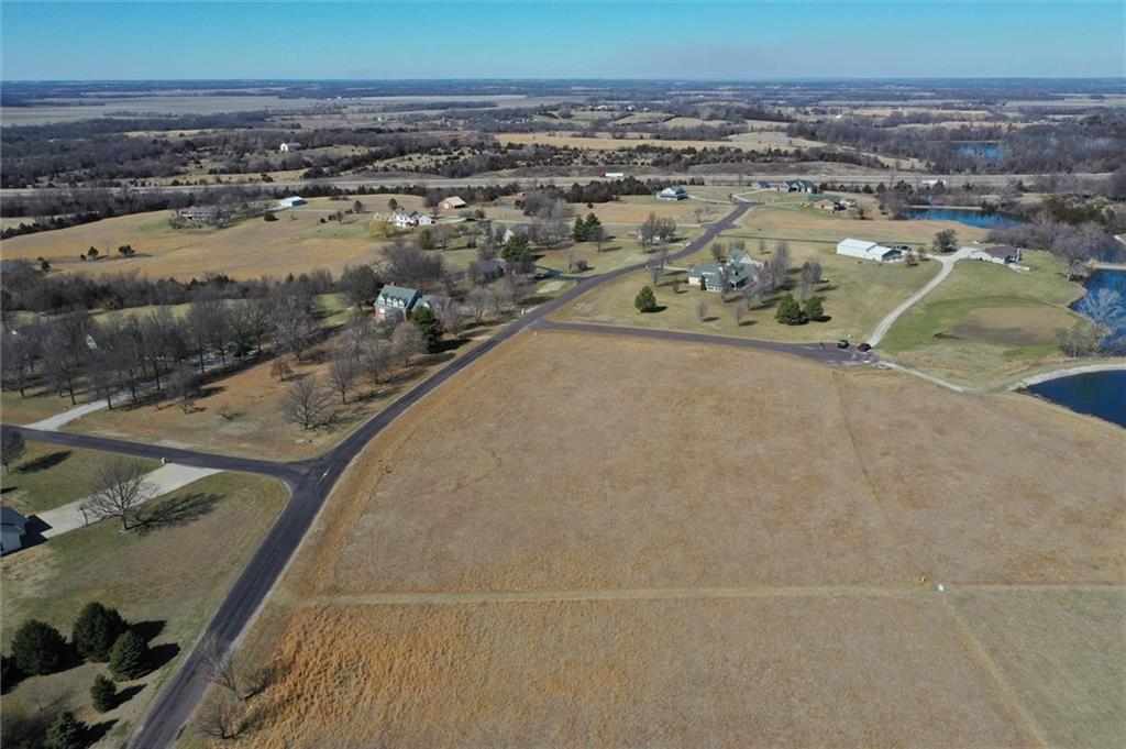 2403 Southwest Meadow Lake Road Ottawa, KS 66067 - Photo 13 of 19