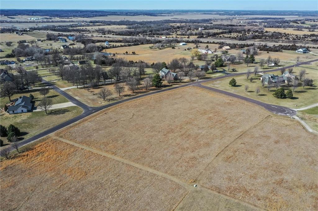 2403 Southwest Meadow Lake Road Ottawa, KS 66067 - Photo 15 of 19