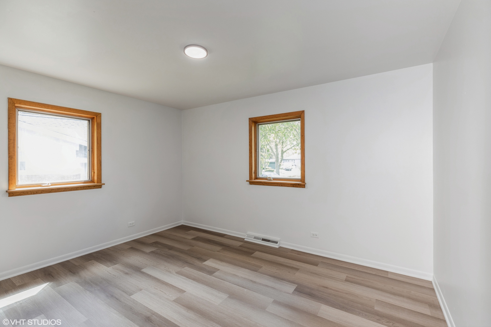 900 Coach Road Homewood, IL 60430 - Photo 12 of 16 an empty room with a window
