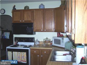307 Stevens Avenue Sinking Spring, PA 19608 - Photo 3 of 9