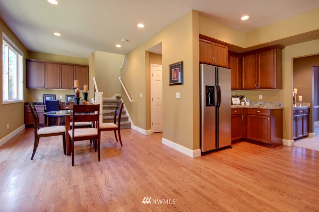 24260 Southeast 47th Place Issaquah, WA 98029 - Photo 6 of 15