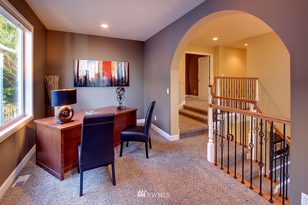 24260 Southeast 47th Place Issaquah, WA 98029 - Photo 8 of 15